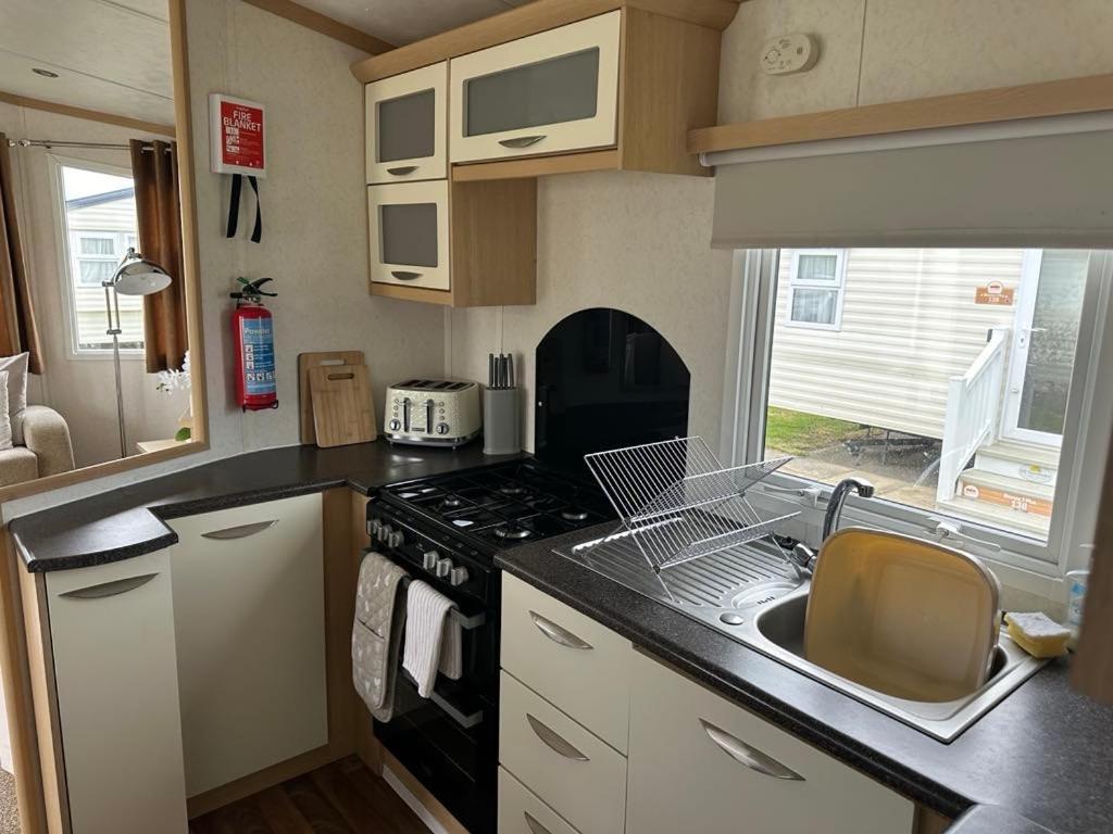 Marine Getaways Caravan Hire Rhyl Exterior foto